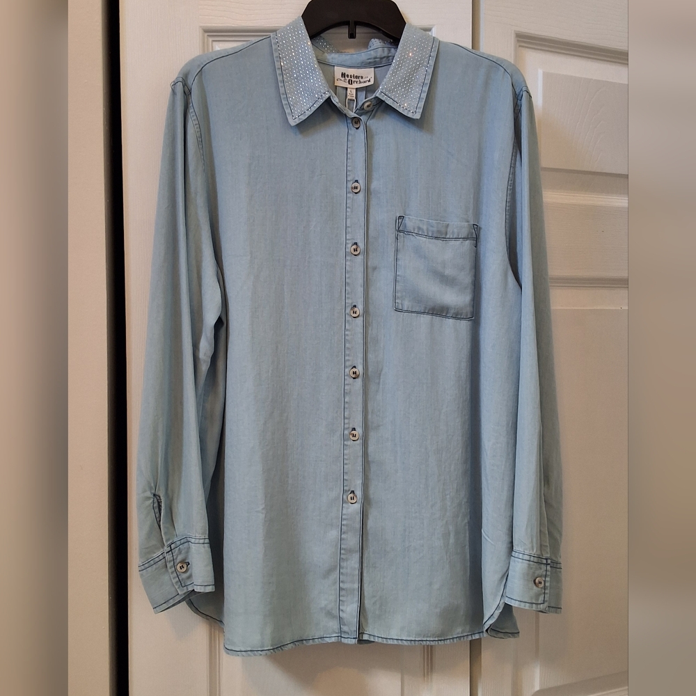 Hesters&Orchard, NWT, Large, Woman's Light Blue Rhinestone Collar Shirt